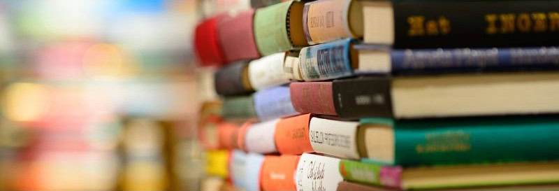 Lesen Bücherstapel