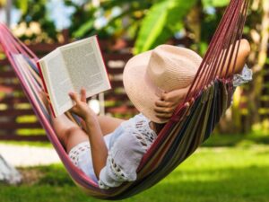 Lesen in der Hängematte