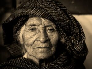 Die leise Kraft der Würde - ein würdevolles, altes, wunderschönes Gesicht